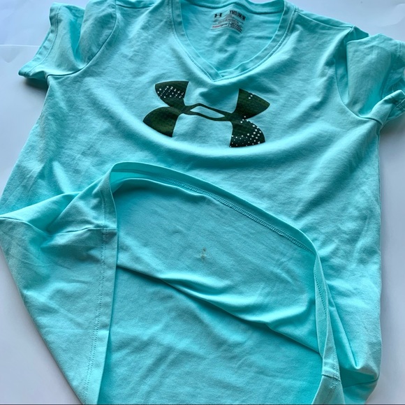 Under Armour | Loose Fit V-Neck Short Sleeve | YOUTH MEDIUM - Picture 10 of 11